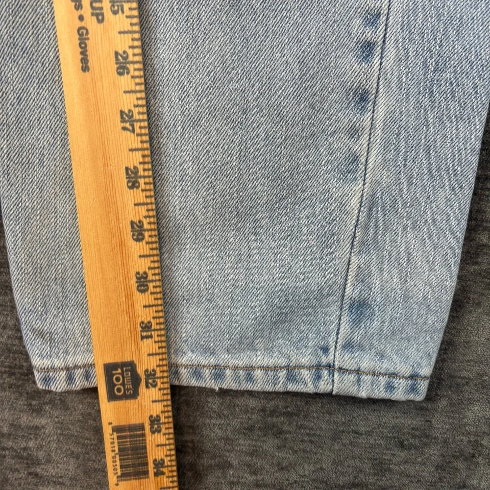Levis measurements waist